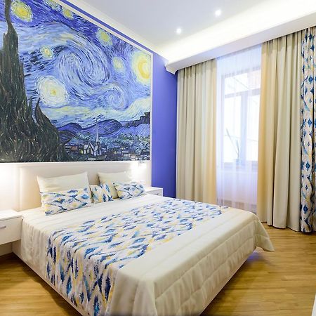 Vip Апартаменти Ван Гог На Площі Ринок Lviv Exteriör bild