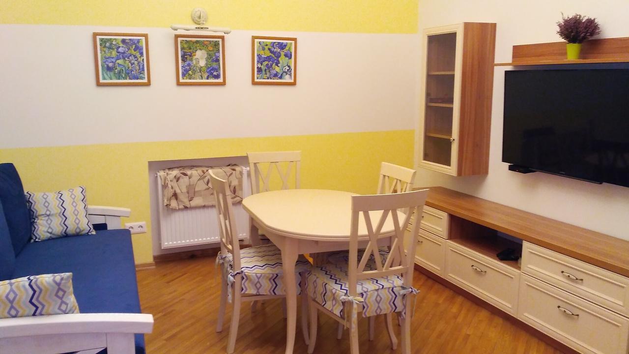 Vip Апартаменти Ван Гог На Площі Ринок Lviv Exteriör bild